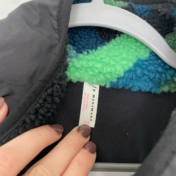 Free people color block pullover fleece. Blue green and black - Picture 3 of 4